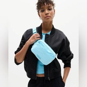 Athleta NWT All About Large Crossbody Belt Bag Aqua